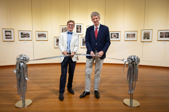 (From left) Consul General, Austrian Consulate General in Hong Kong and Macao Dr Gerhard Zettl, UMAG Director Dr Florian Knothe.  